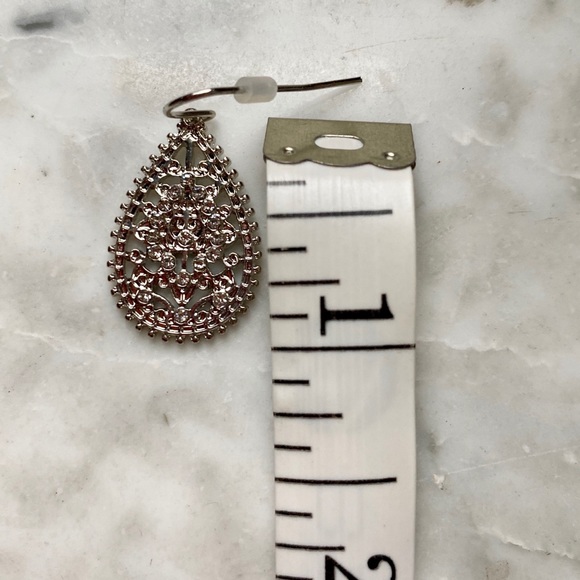 Dangle Earrings - Picture 4 of 8